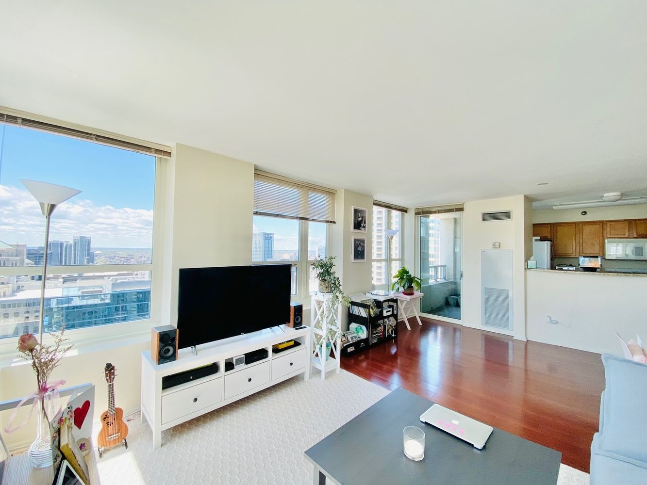 345 N LASALLE Boulevard Unit: 3806