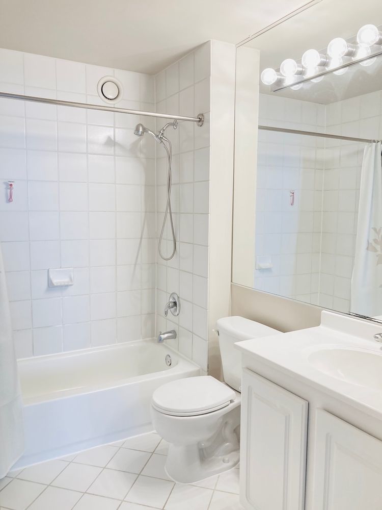 345 N LASALLE Boulevard Unit: 3806