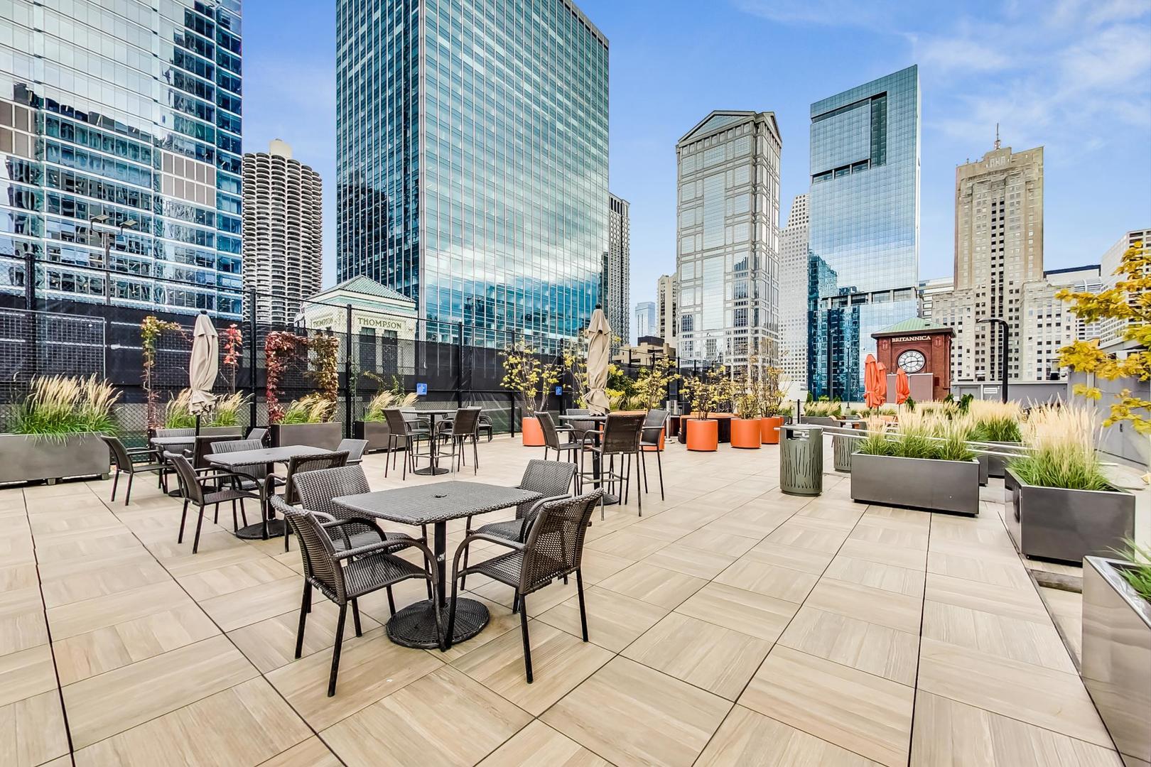 345 N LASALLE Boulevard Unit: 3806
