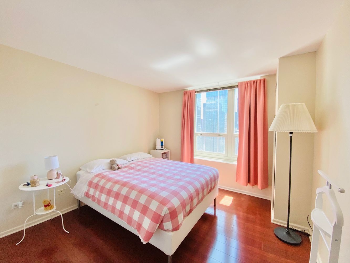 345 N LASALLE Boulevard Unit: 3806