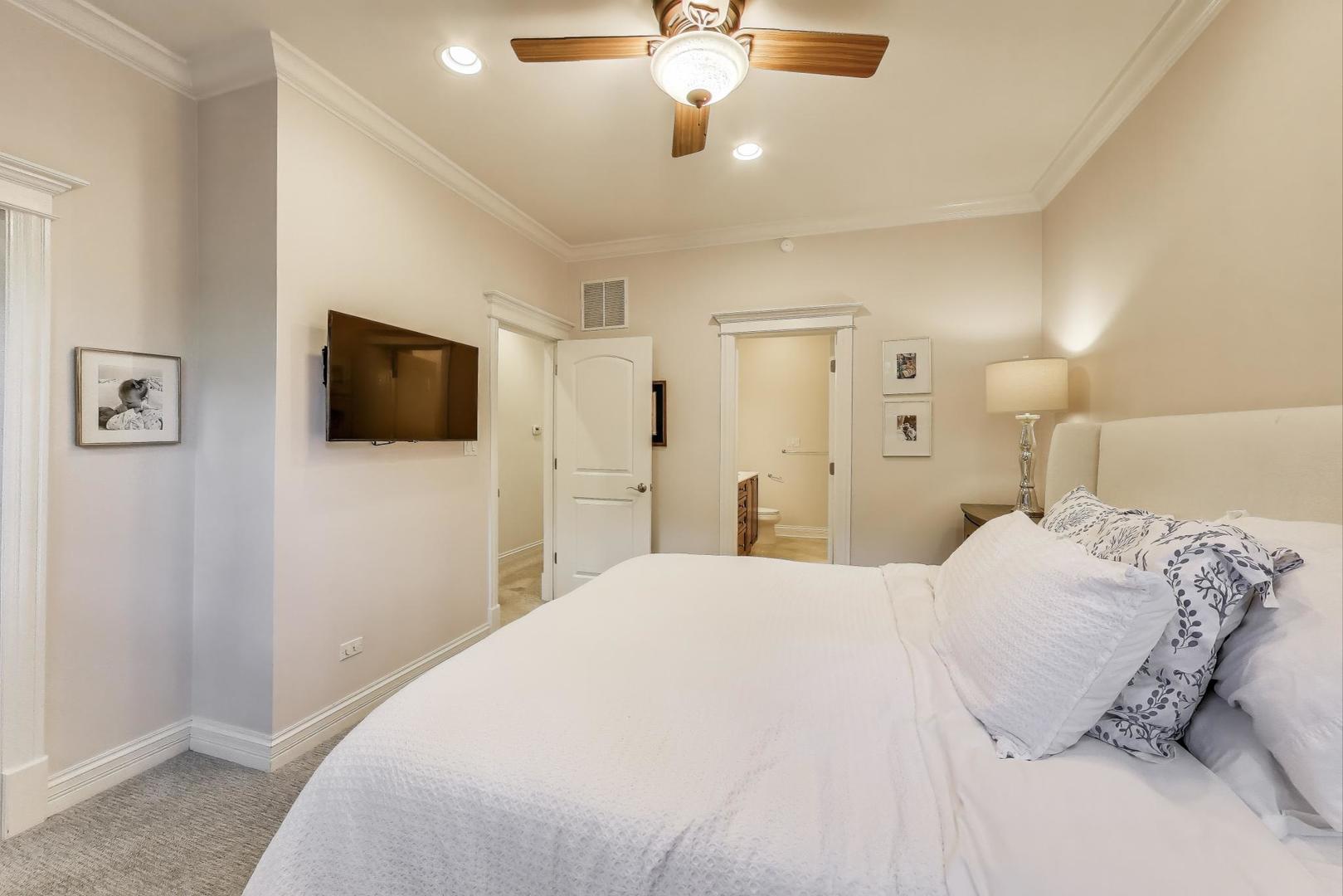 3555 N Marshfield Avenue Unit: 1
