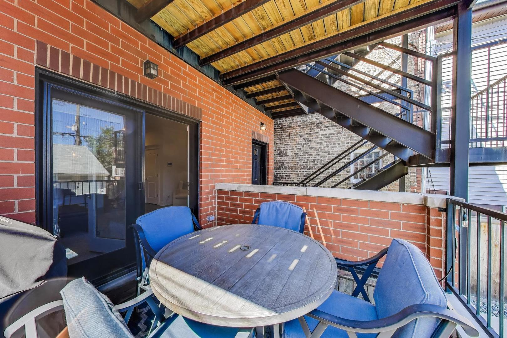 3555 N Marshfield Avenue Unit: 1