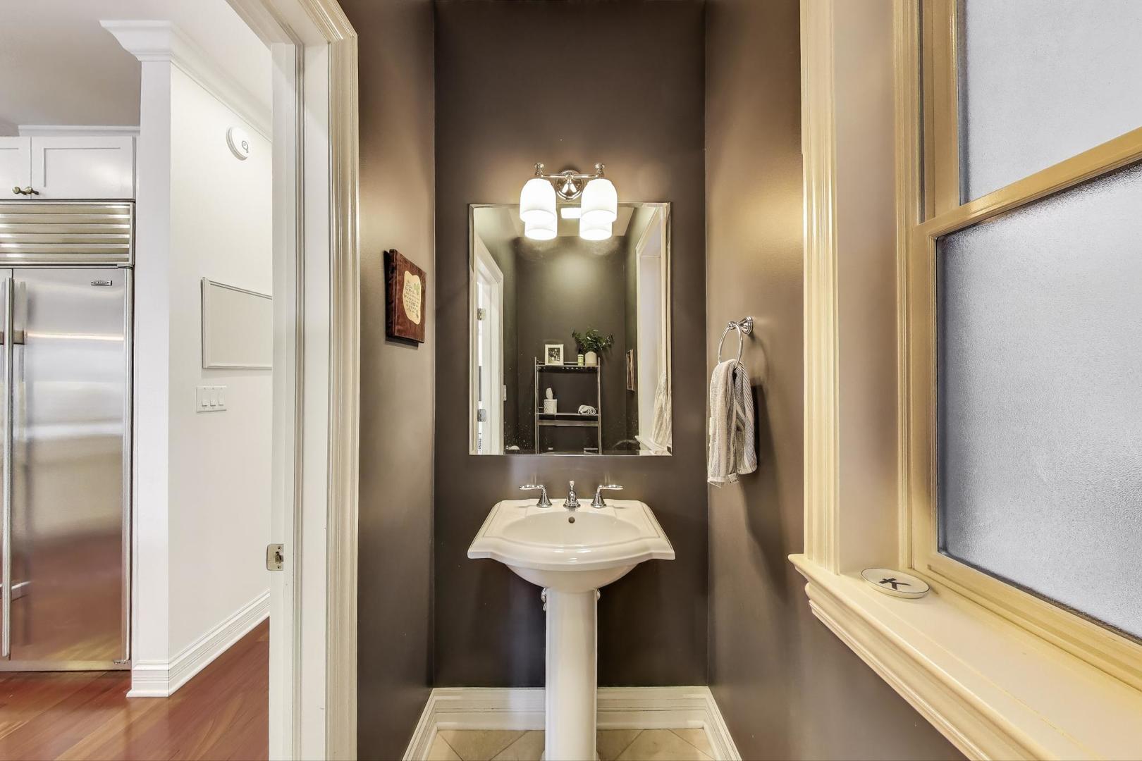 3555 N Marshfield Avenue Unit: 1