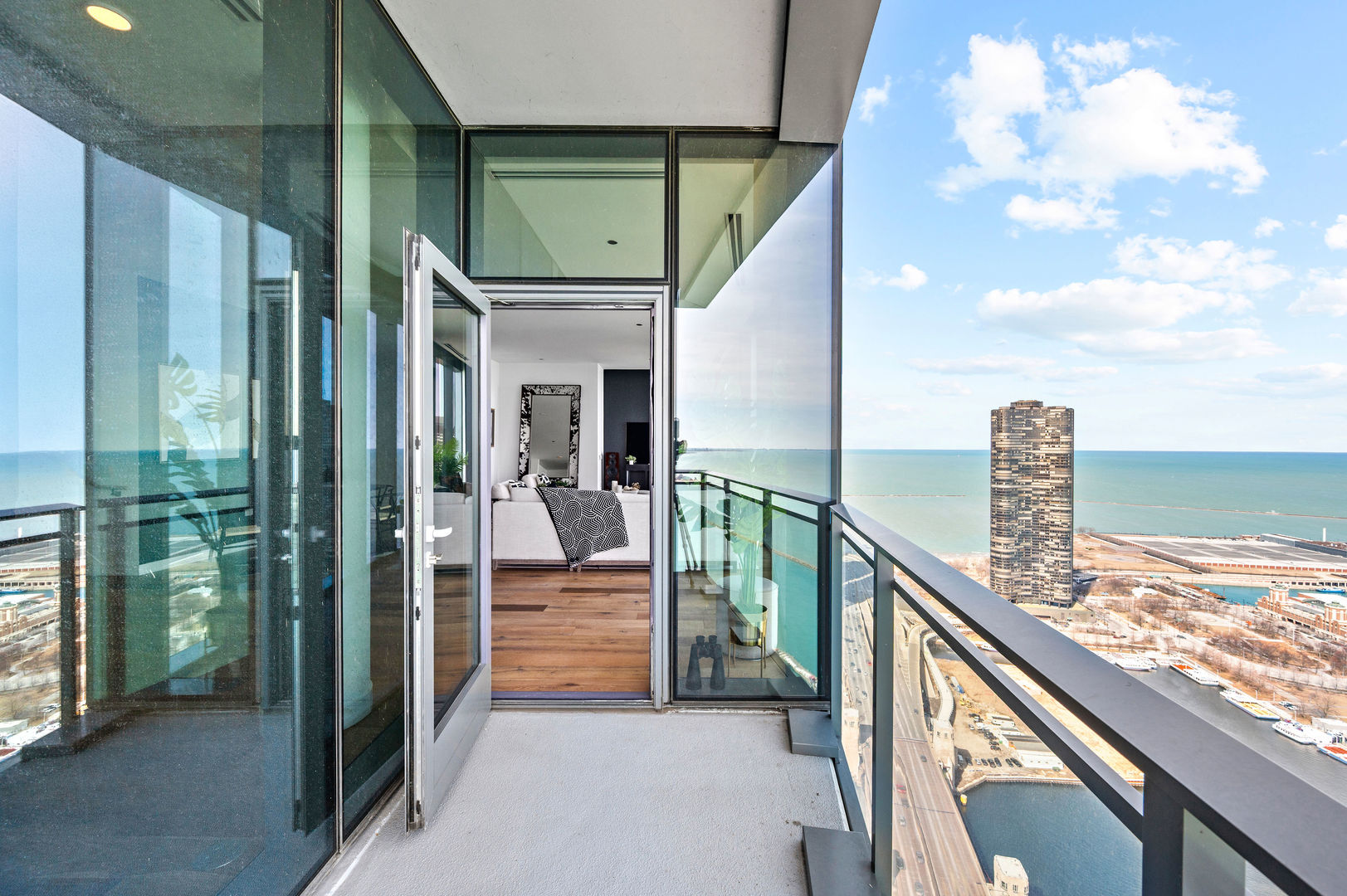 211 N Harbor Drive Unit: 4602