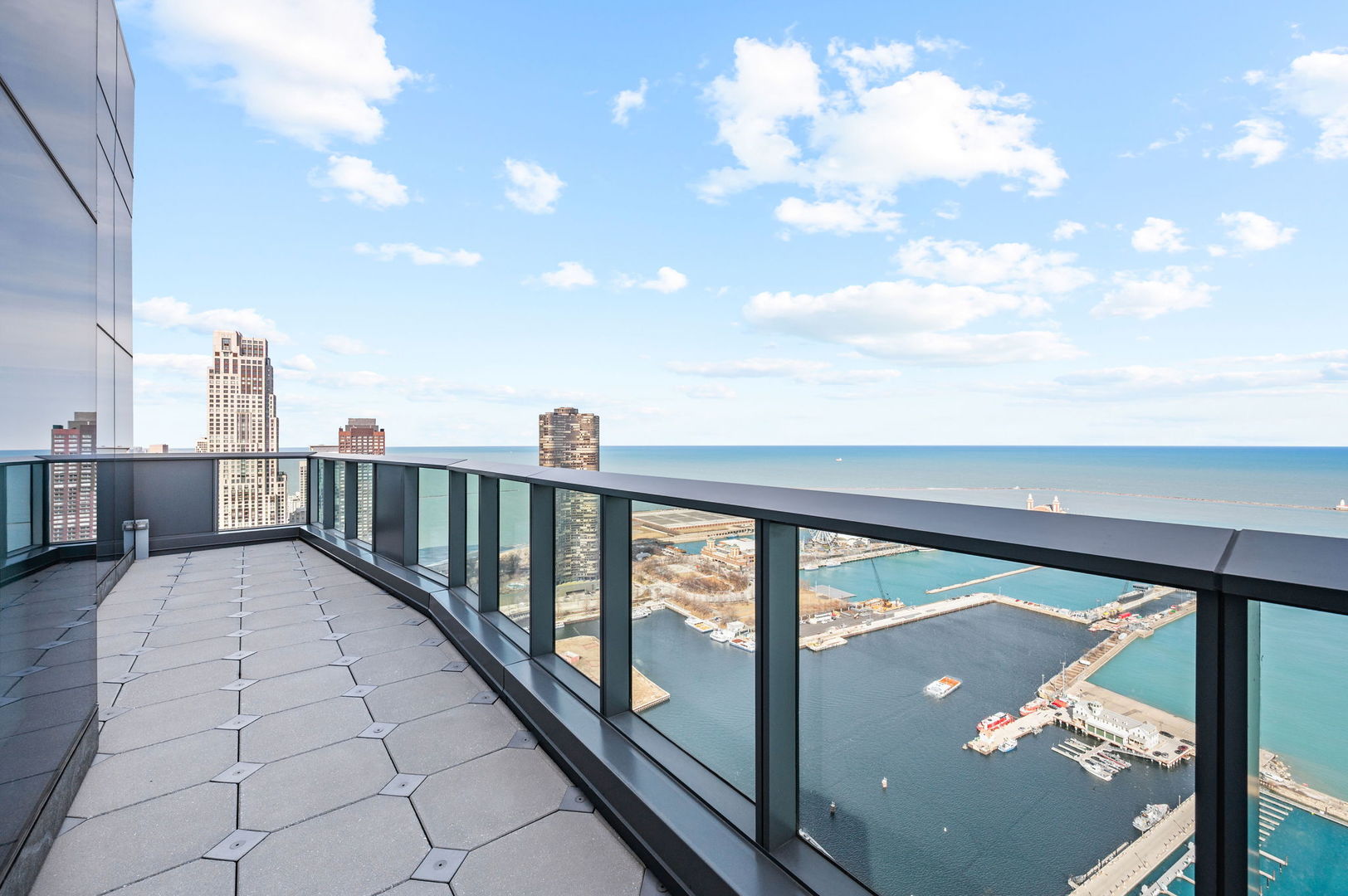 211 N Harbor Drive Unit: 4602
