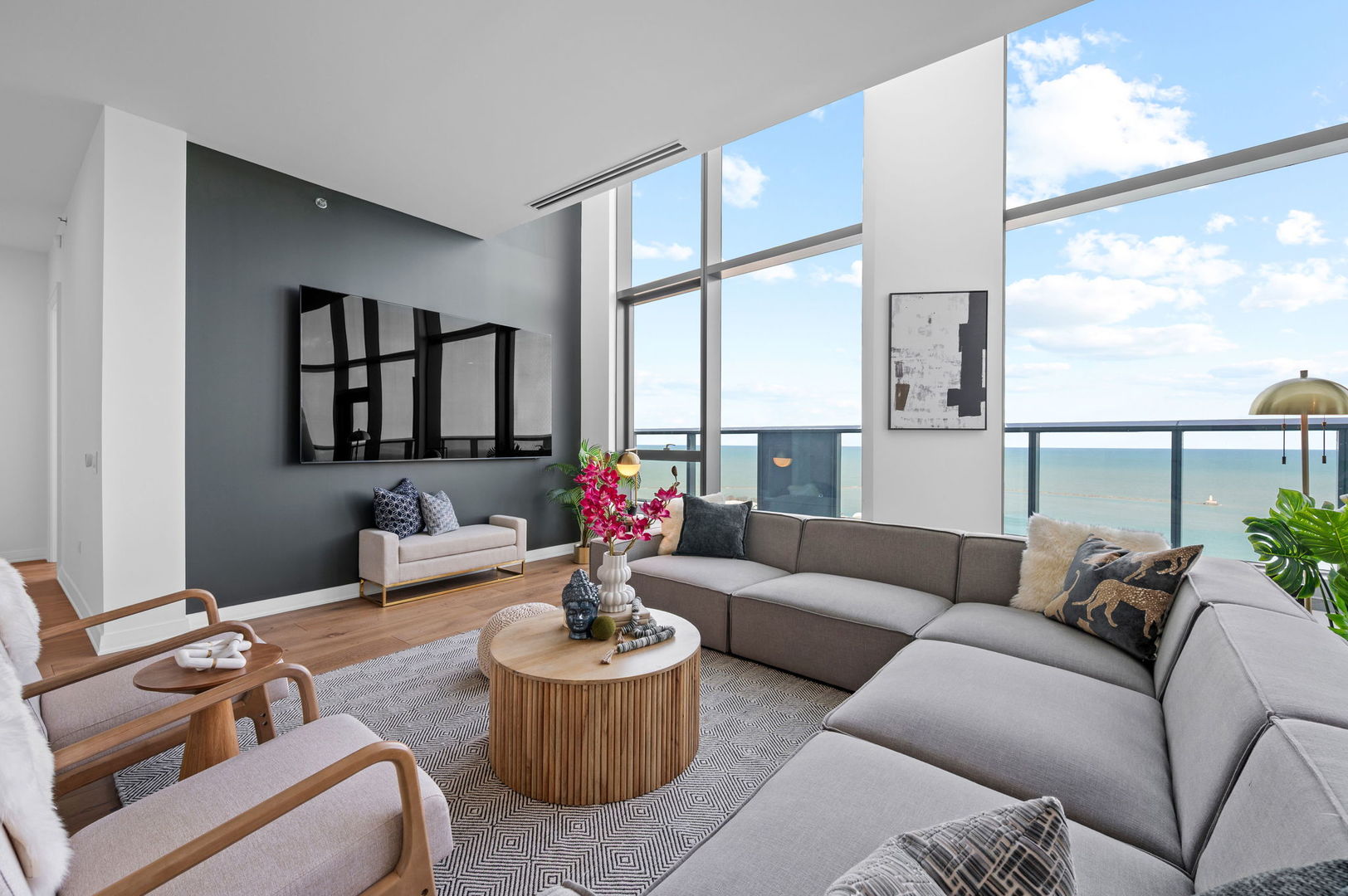211 N Harbor Drive Unit: 4602