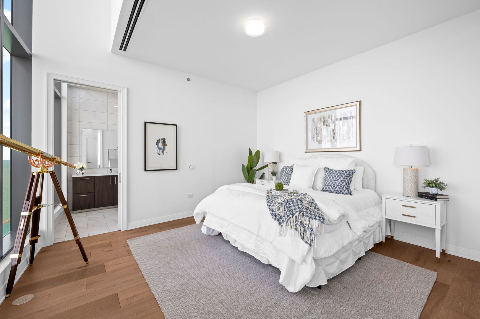 211 N Harbor Drive Unit: 4602