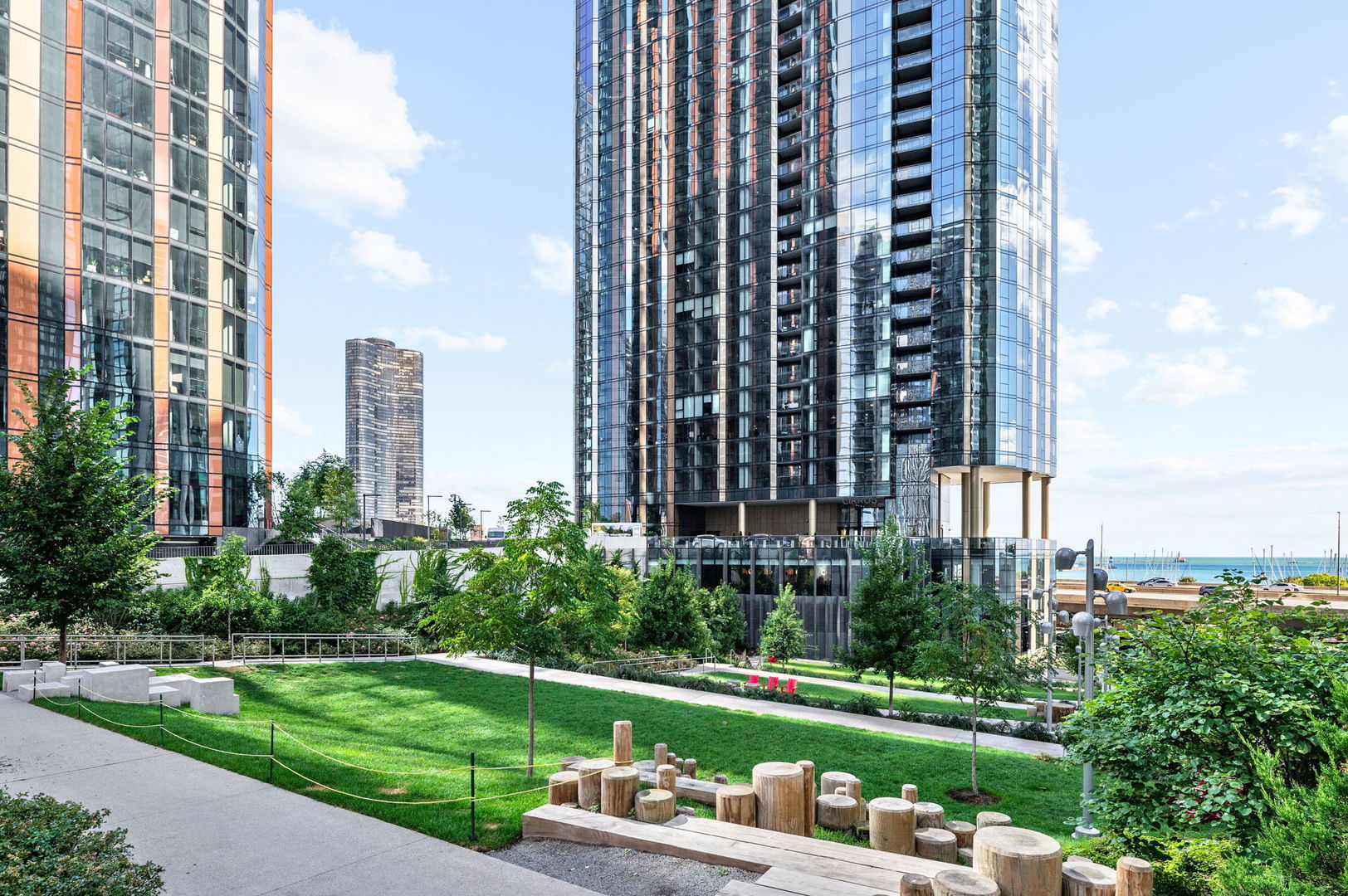 211 N Harbor Drive Unit: 4602