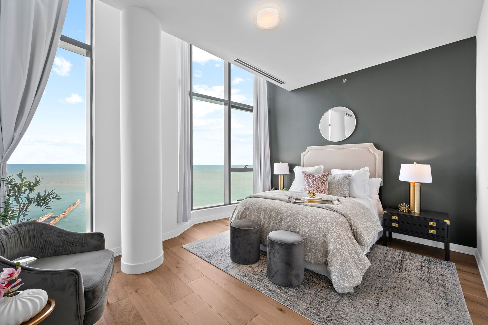 211 N Harbor Drive Unit: 4602