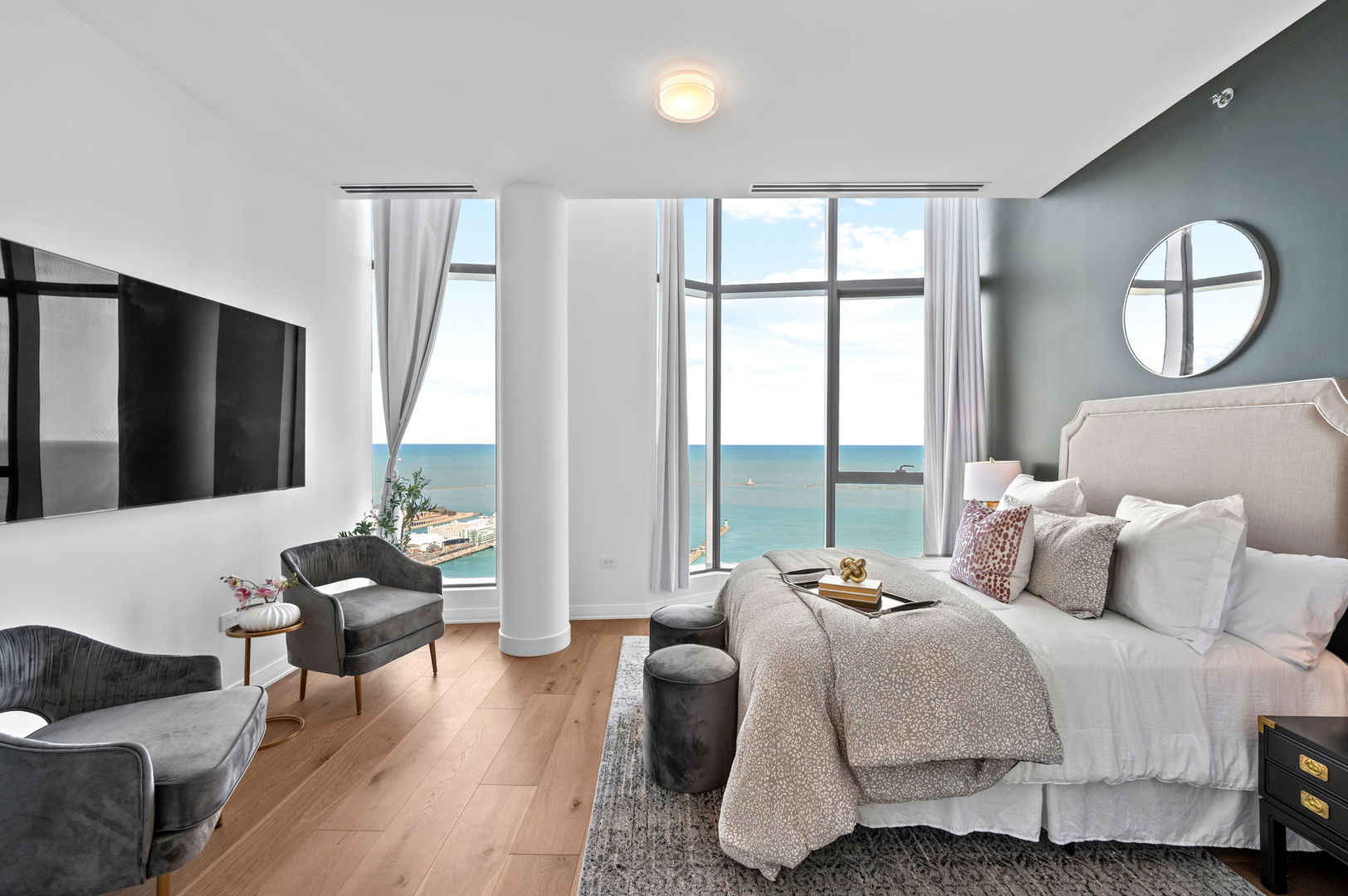 211 N Harbor Drive Unit: 4602