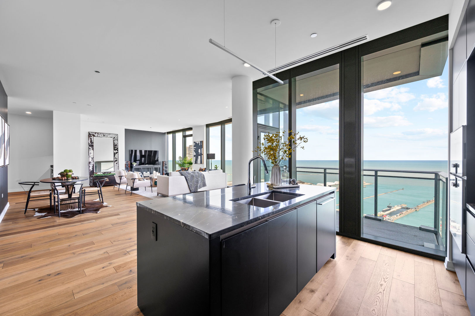 211 N Harbor Drive Unit: 4602