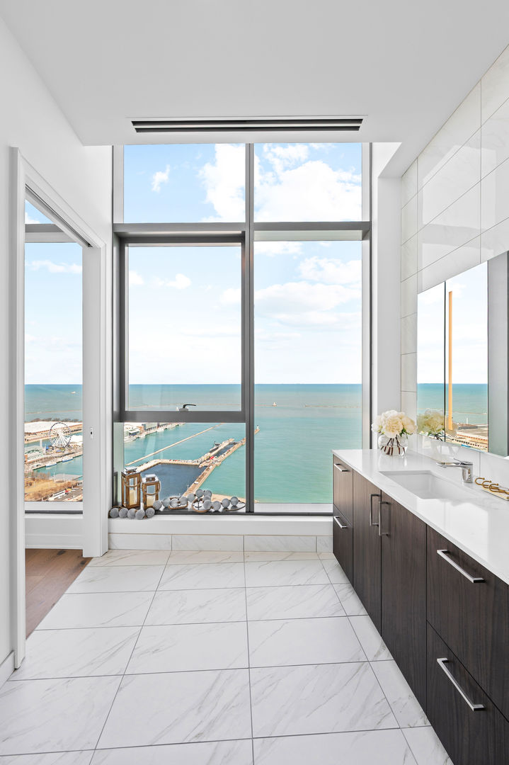 211 N Harbor Drive Unit: 4602