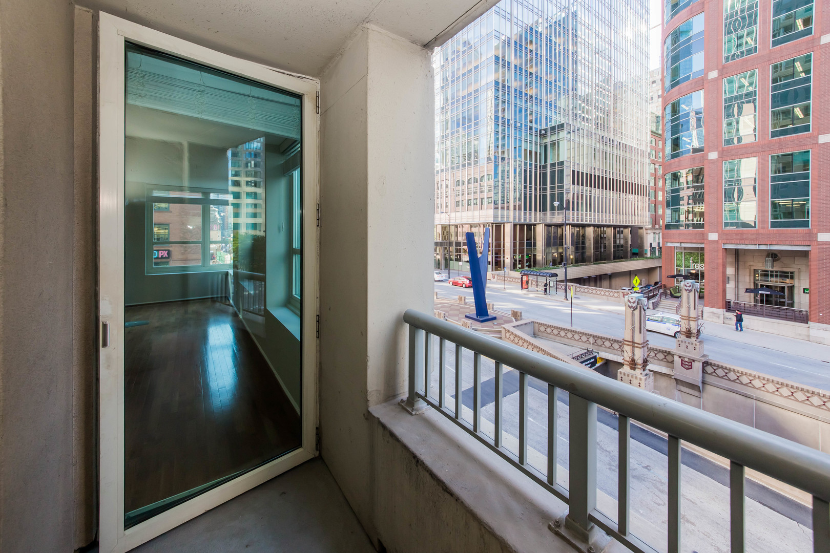 345 N LASALLE Drive Unit: 208
