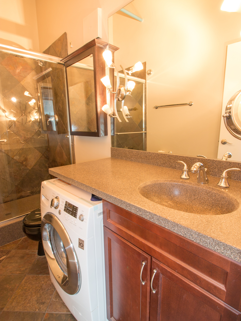 225 W Huron Street Unit: 619