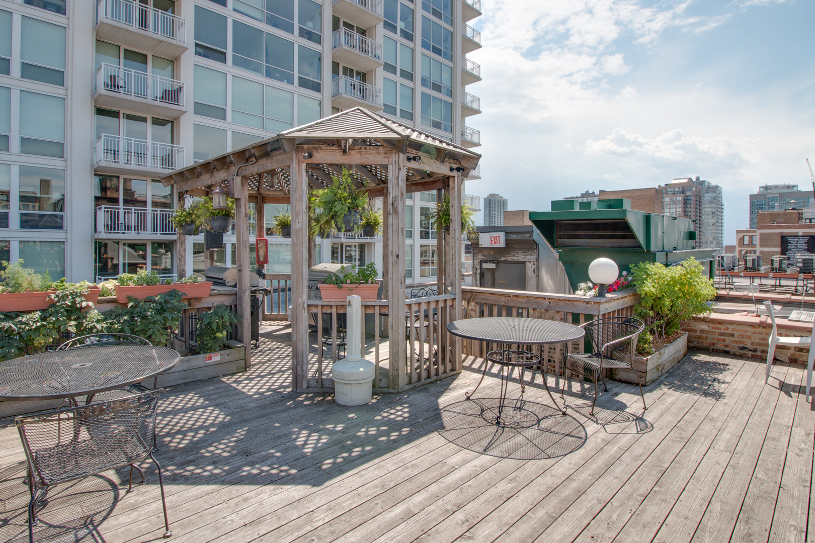 225 W Huron Street Unit: 619