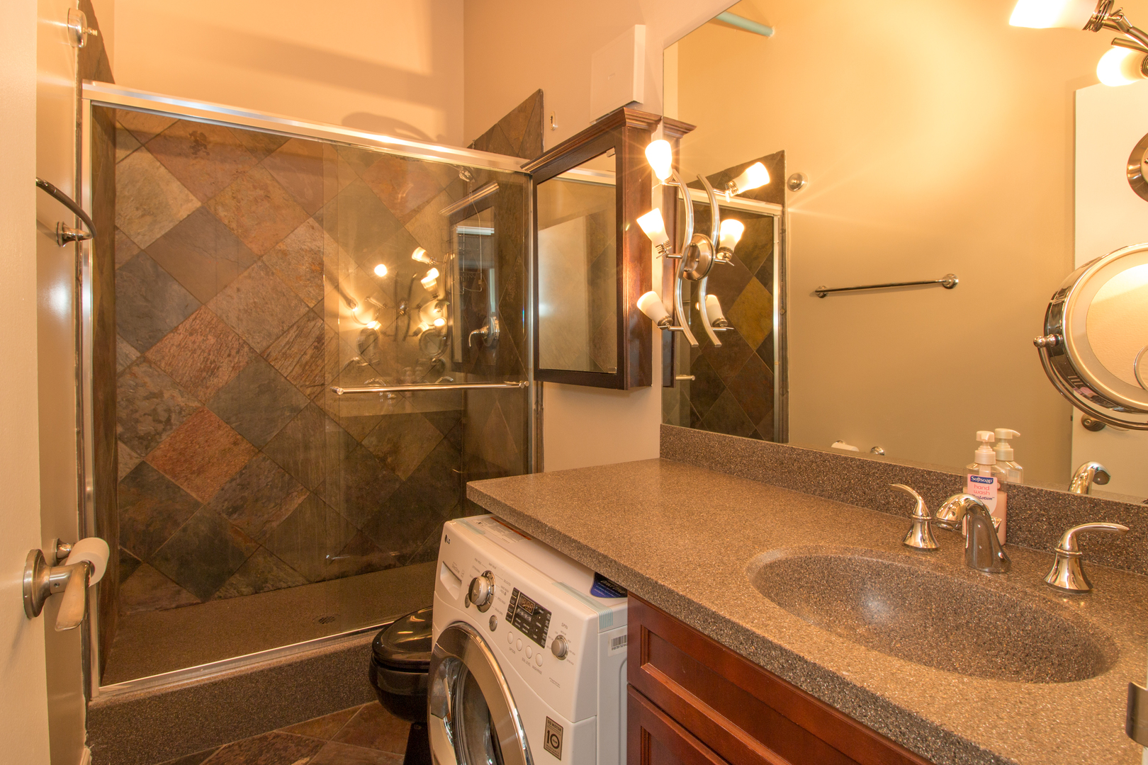 225 W Huron Street Unit: 619