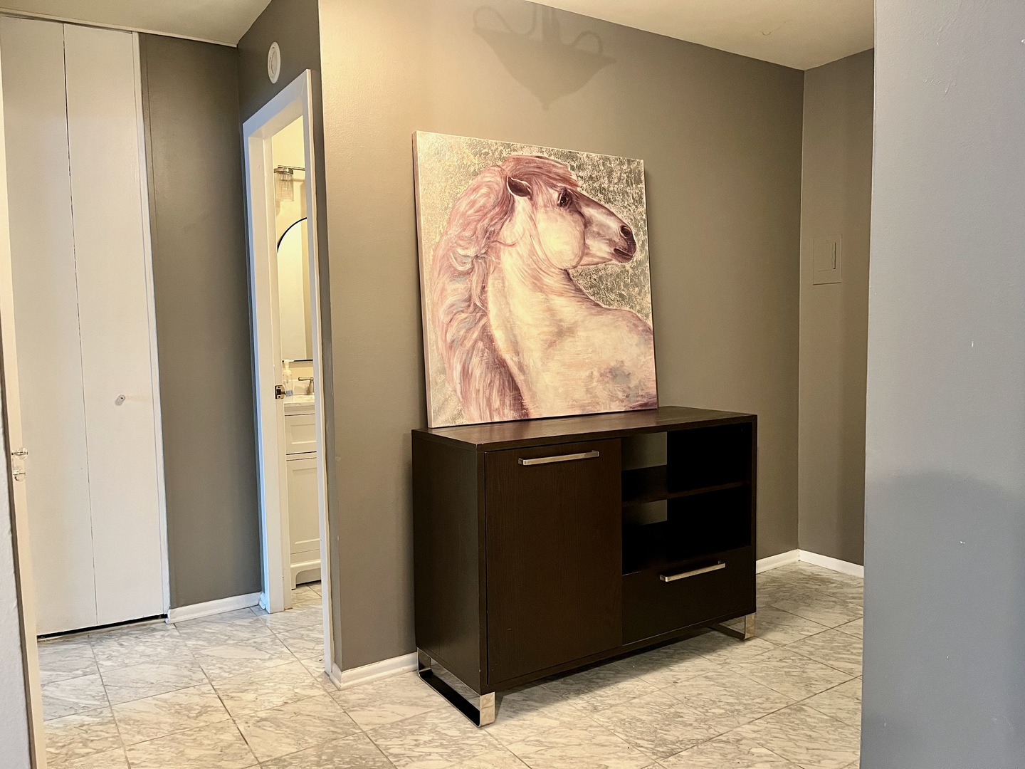 1850 N CLARK Street Unit: 201