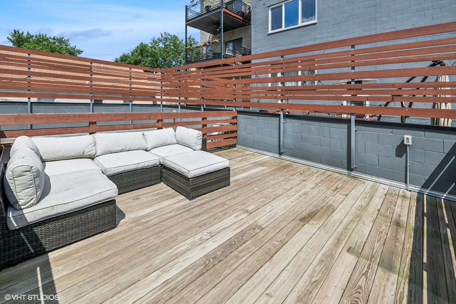 2149 W Belmont Avenue Unit: 2E