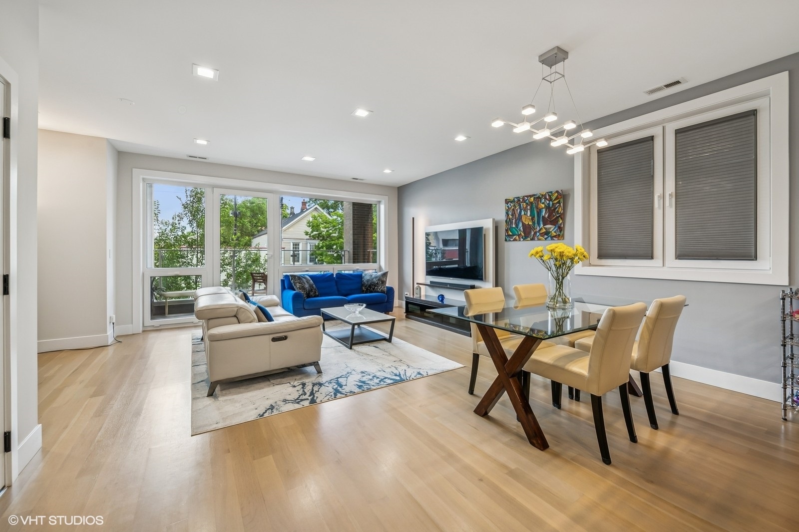 2149 W Belmont Avenue Unit: 2E