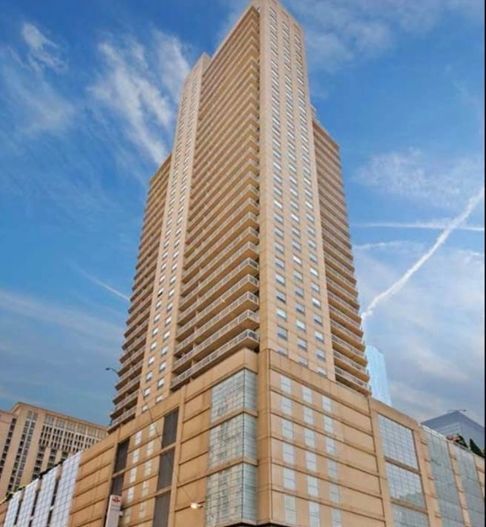 545 N Dearborn Street Unit: W2905