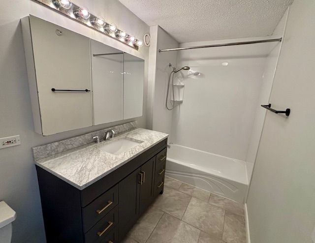 545 N Dearborn Street Unit: W2905