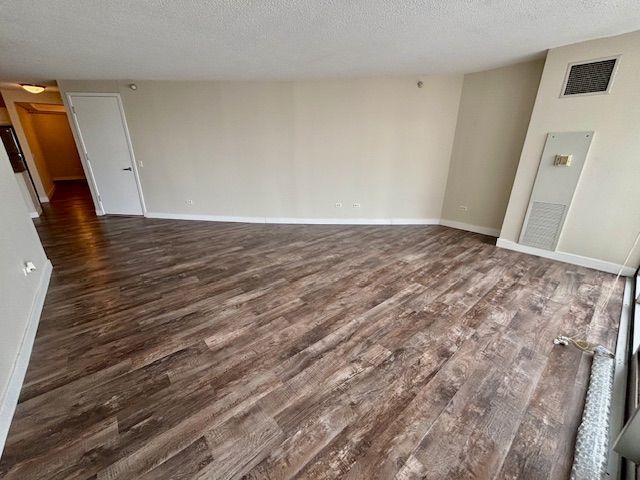 545 N Dearborn Street Unit: W2905