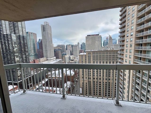 545 N Dearborn Street Unit: W2905