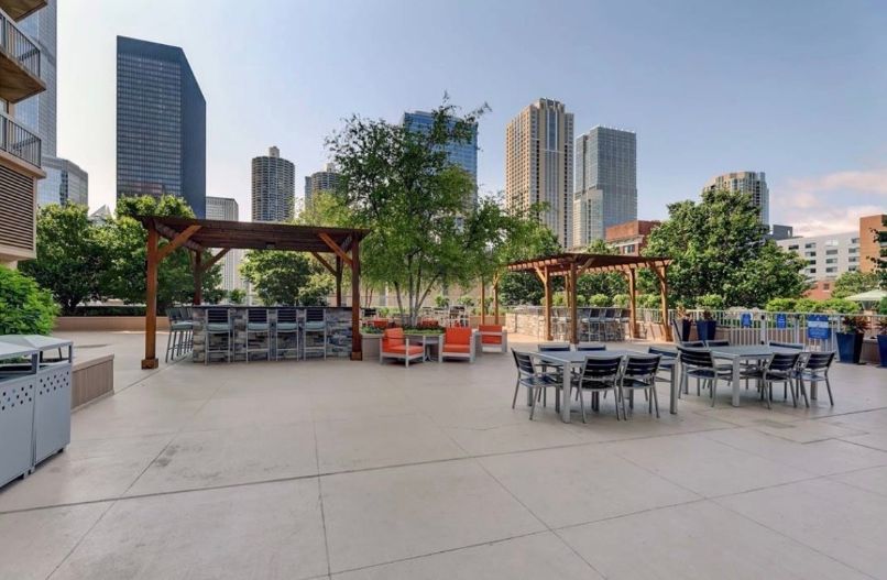 545 N Dearborn Street Unit: W2905