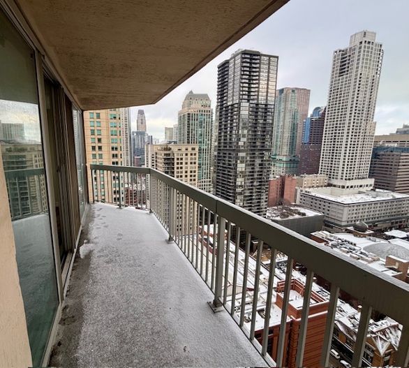 545 N Dearborn Street Unit: W2905