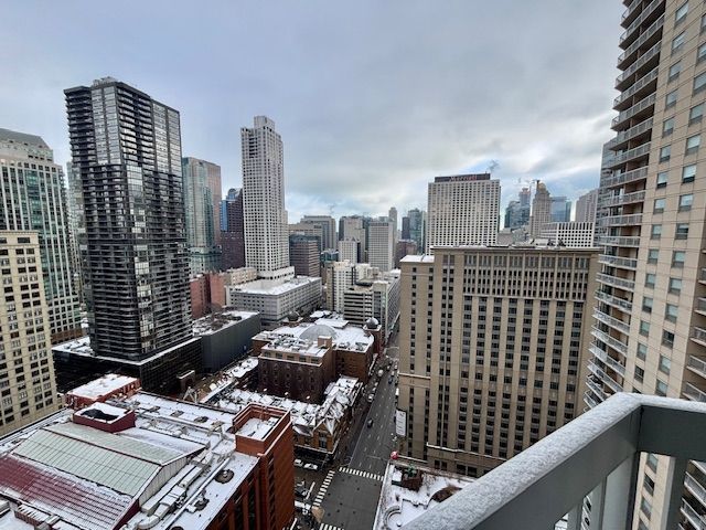 545 N Dearborn Street Unit: W2905