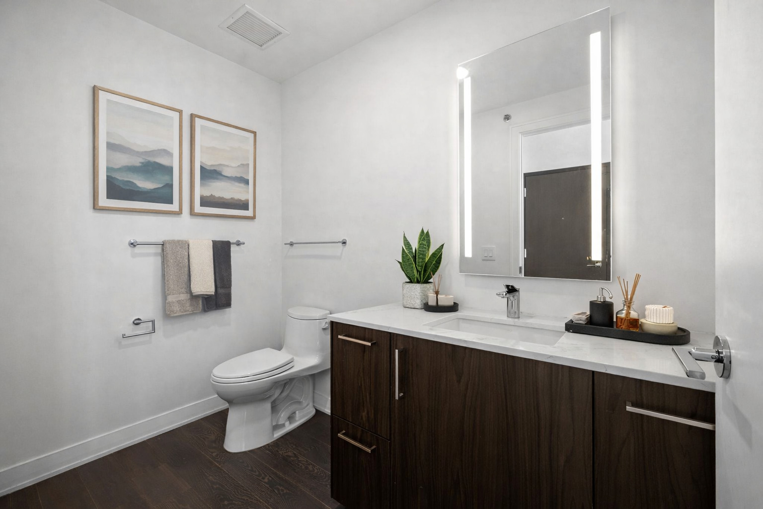 211 N Harbor Drive Unit: 4104