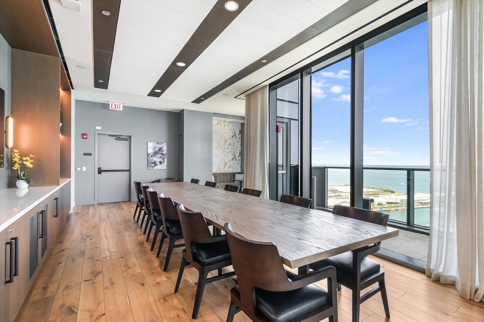 211 N Harbor Drive Unit: 4104