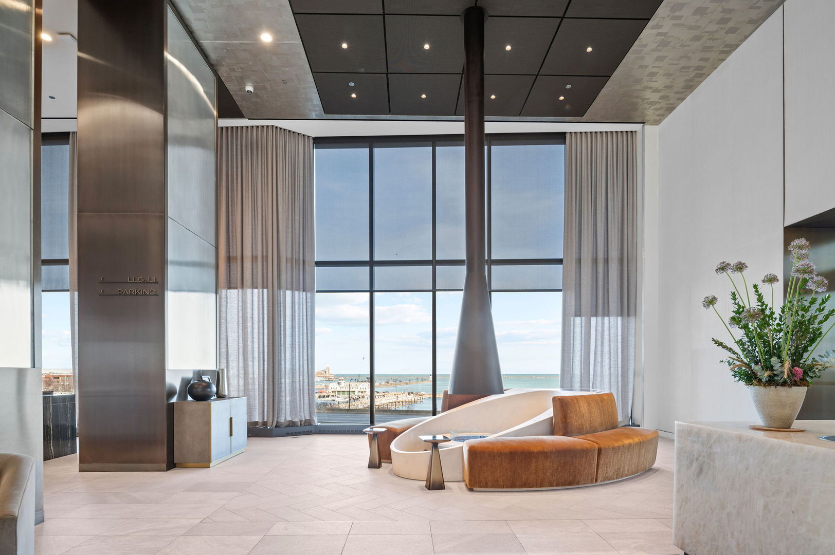 211 N Harbor Drive Unit: 4104