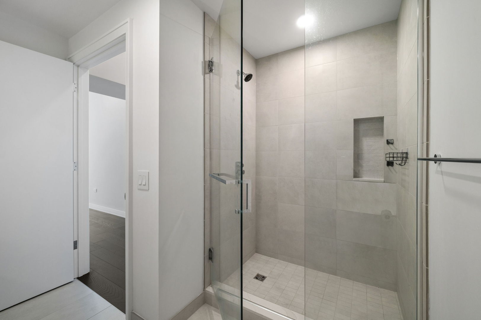 211 N Harbor Drive Unit: 4104