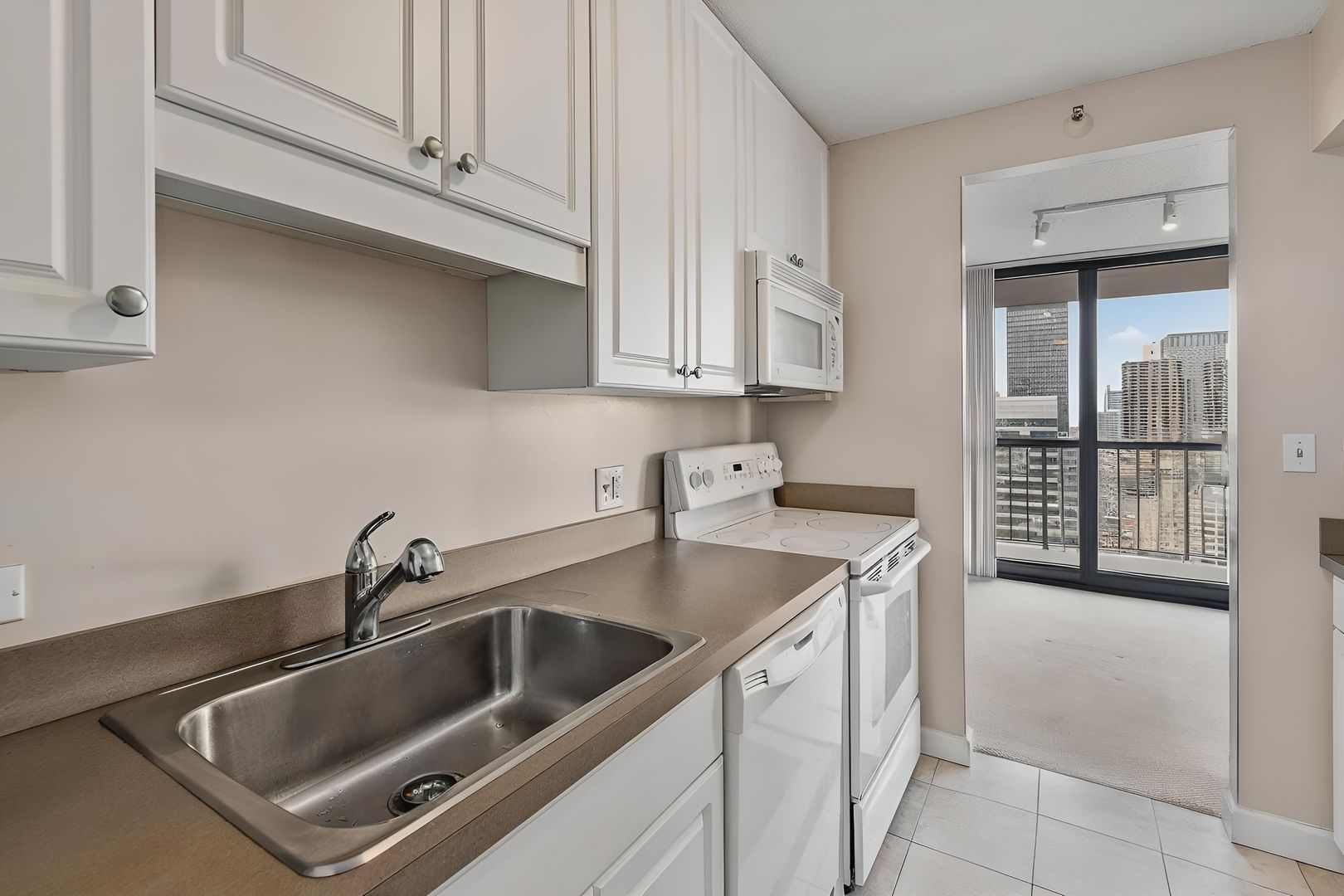 10 E ONTARIO Street Unit: 4304