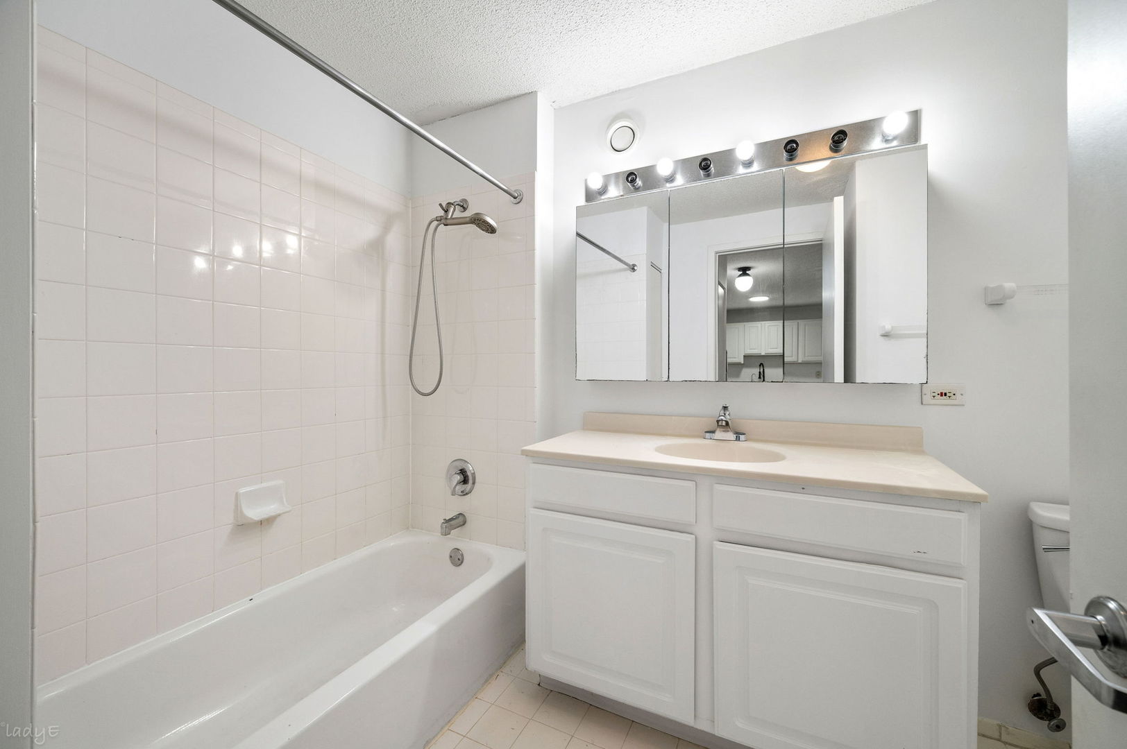 545 N Dearborn Street Unit: 1309