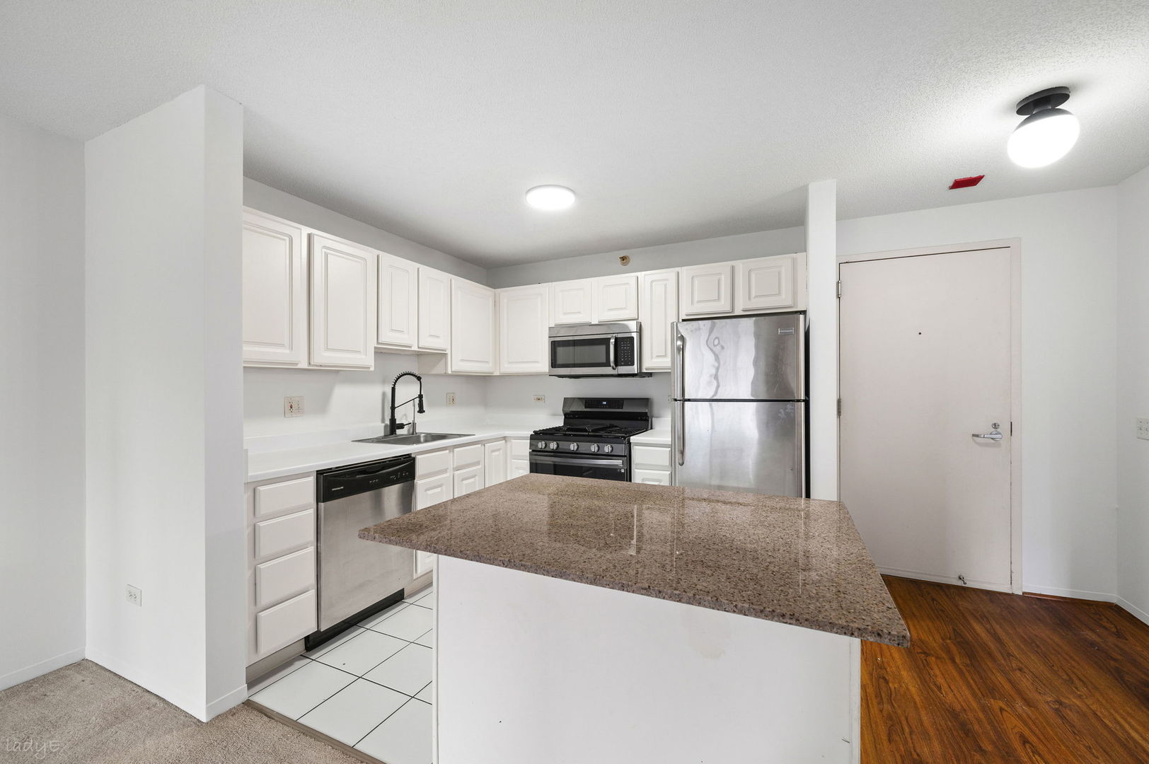 545 N Dearborn Street Unit: 1309