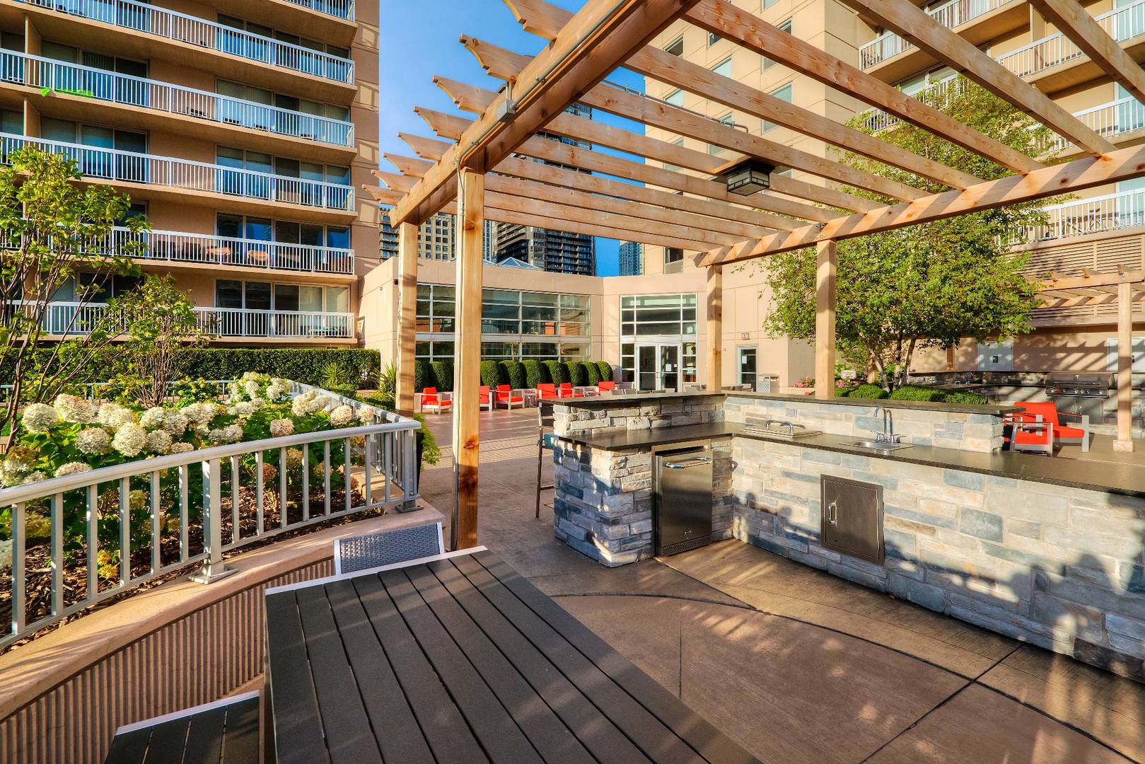 545 N Dearborn Street Unit: 1309