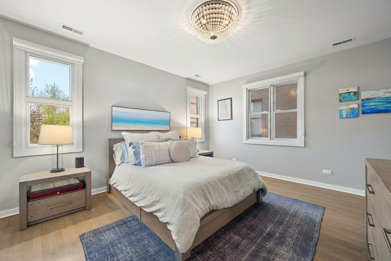 689 N Peoria Street Unit: 2S