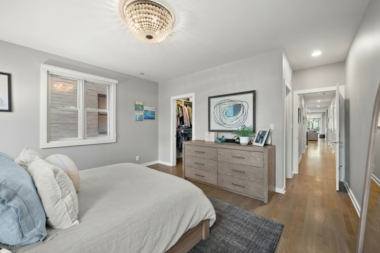 689 N Peoria Street Unit: 2S