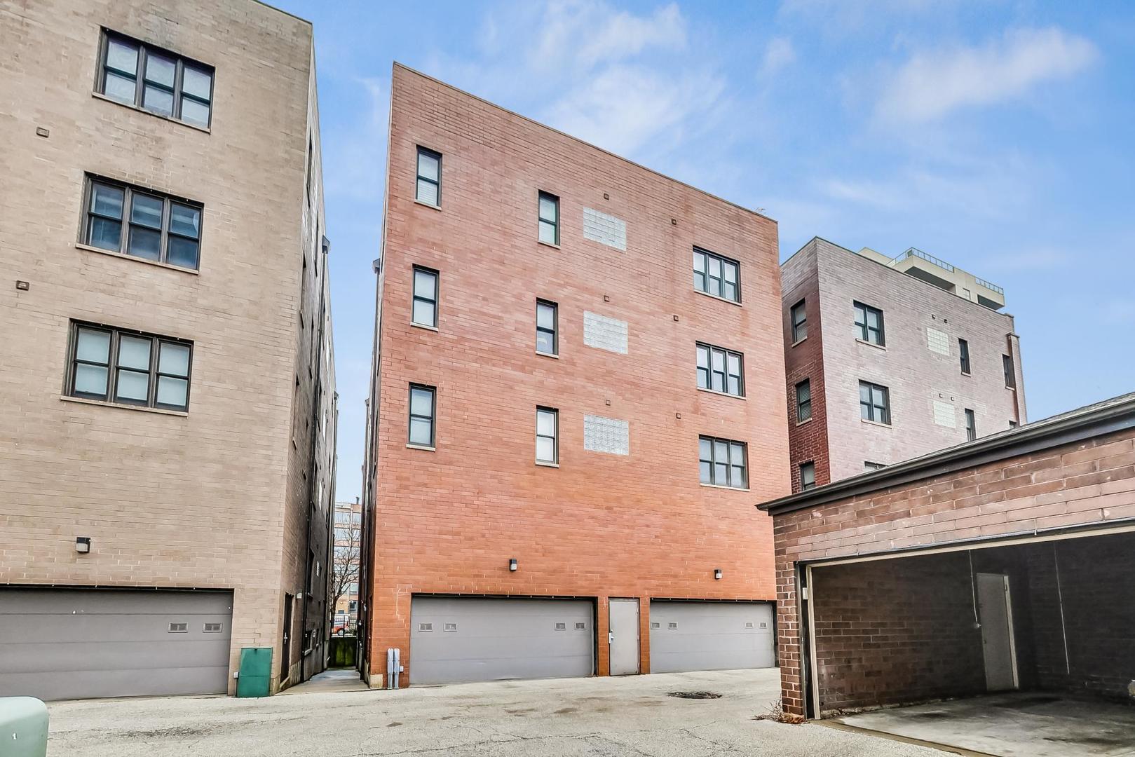 689 N Peoria Street Unit: 2S