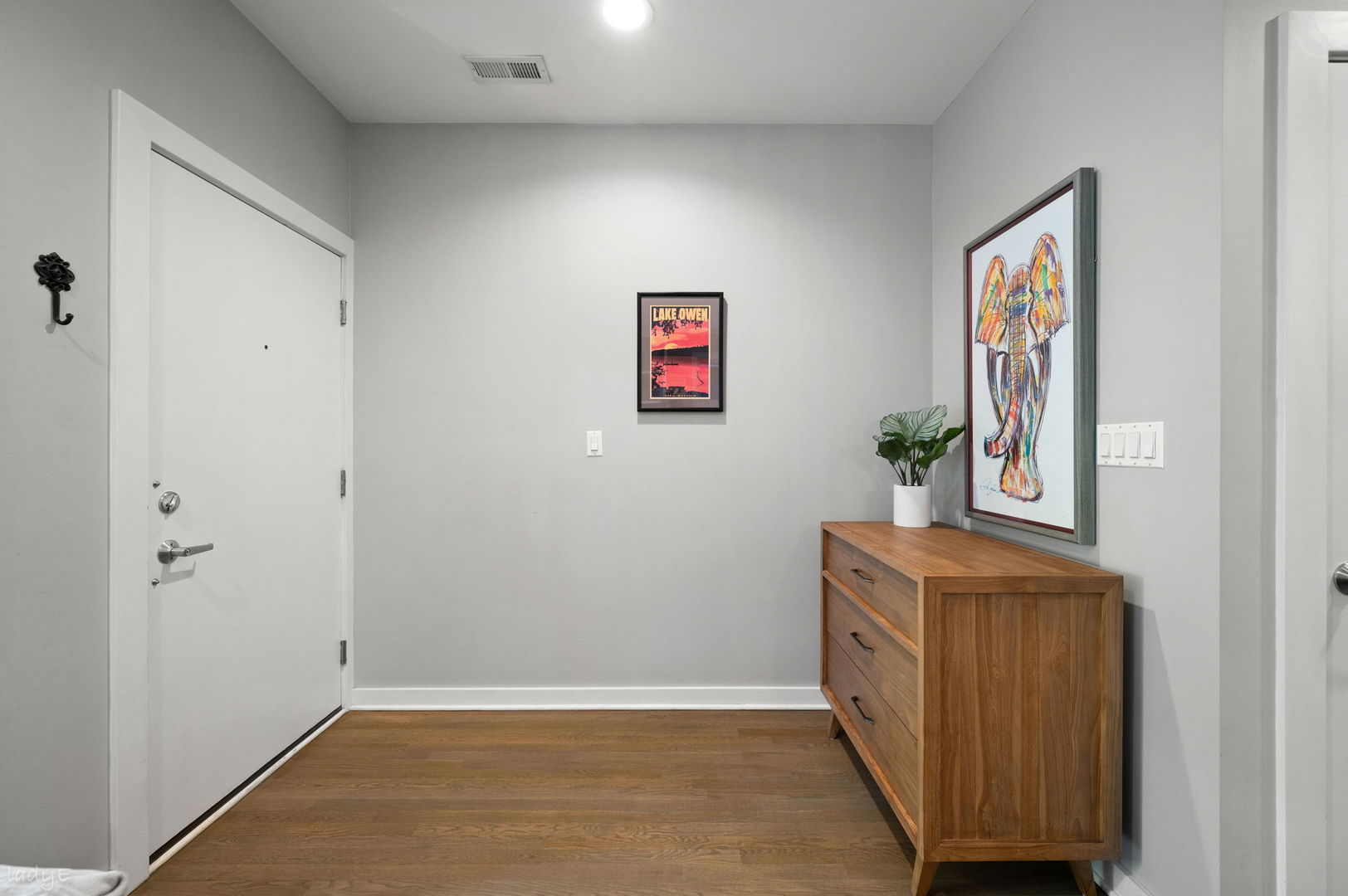 689 N Peoria Street Unit: 2S