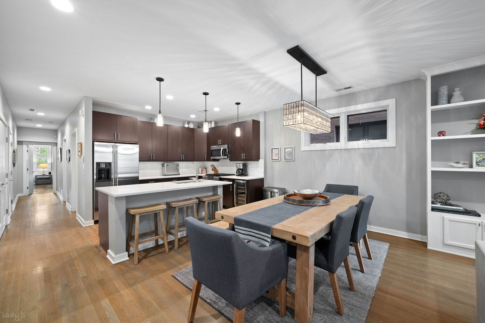 689 N Peoria Street Unit: 2S