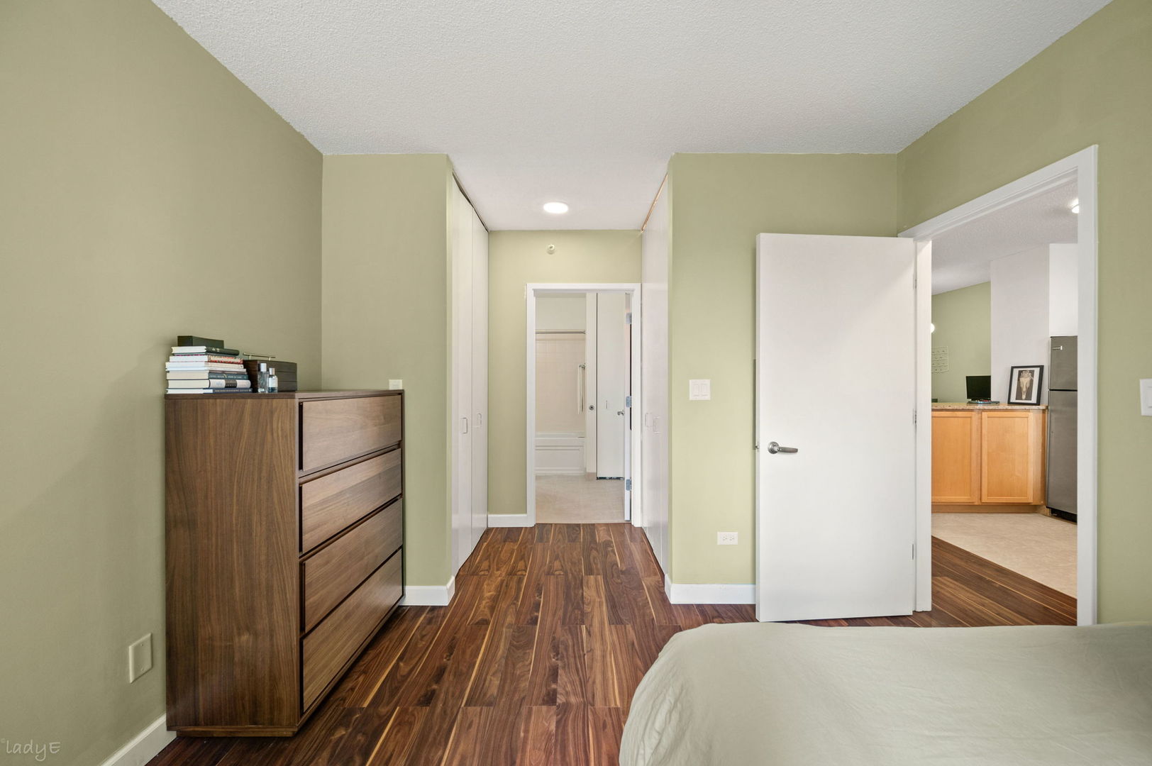 222 N Columbus Drive Unit: 901