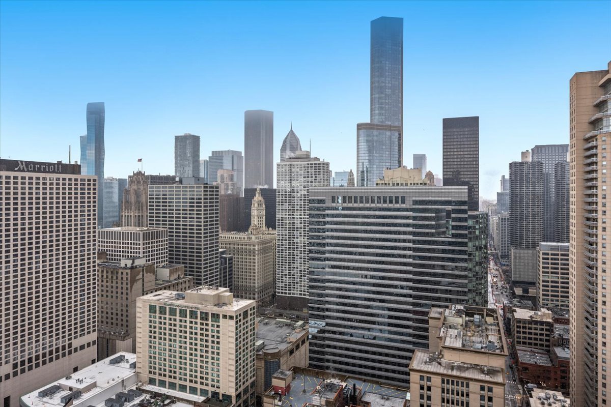 10 E ONTARIO Street Unit: 4304