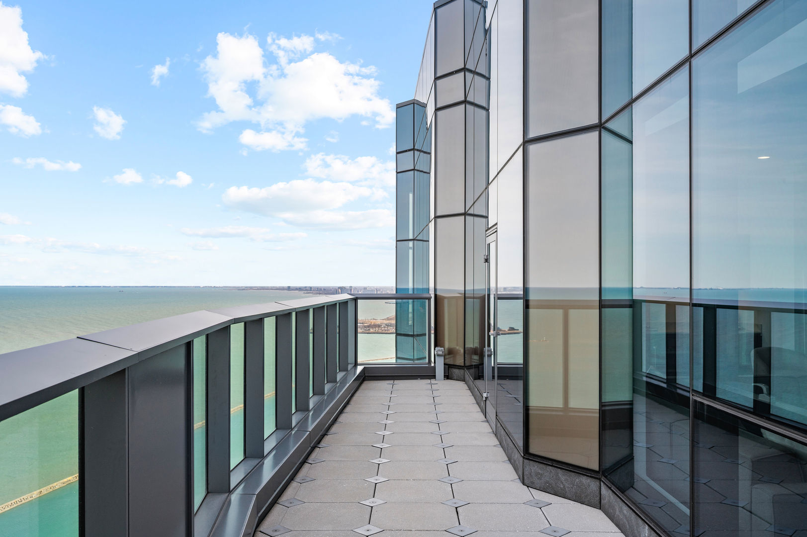 211 N Harbor Drive Unit: 4602