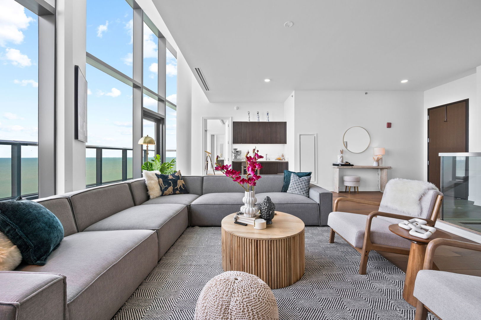 211 N Harbor Drive Unit: 4602