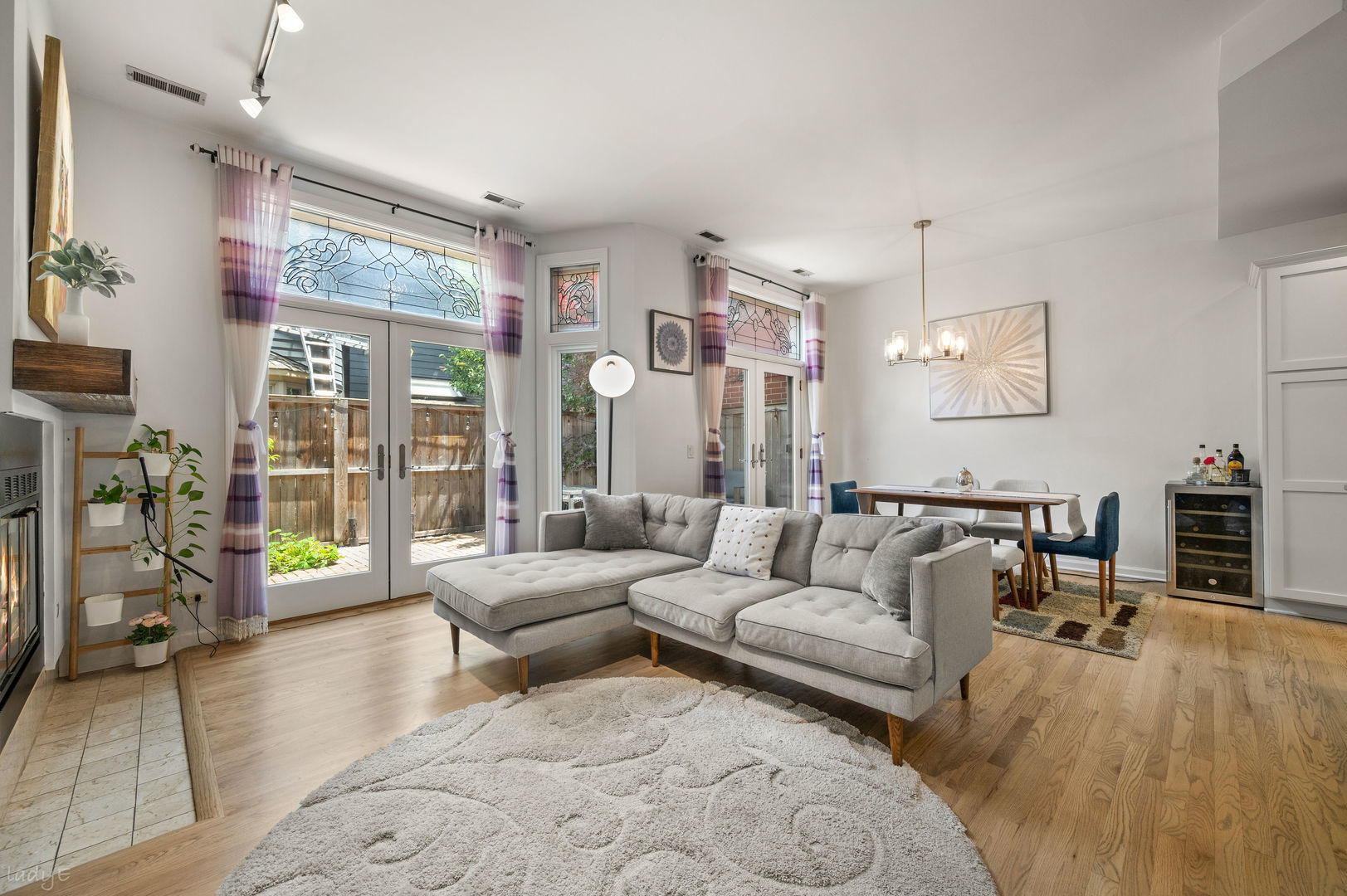 1881 N Maud Avenue Unit: 1881