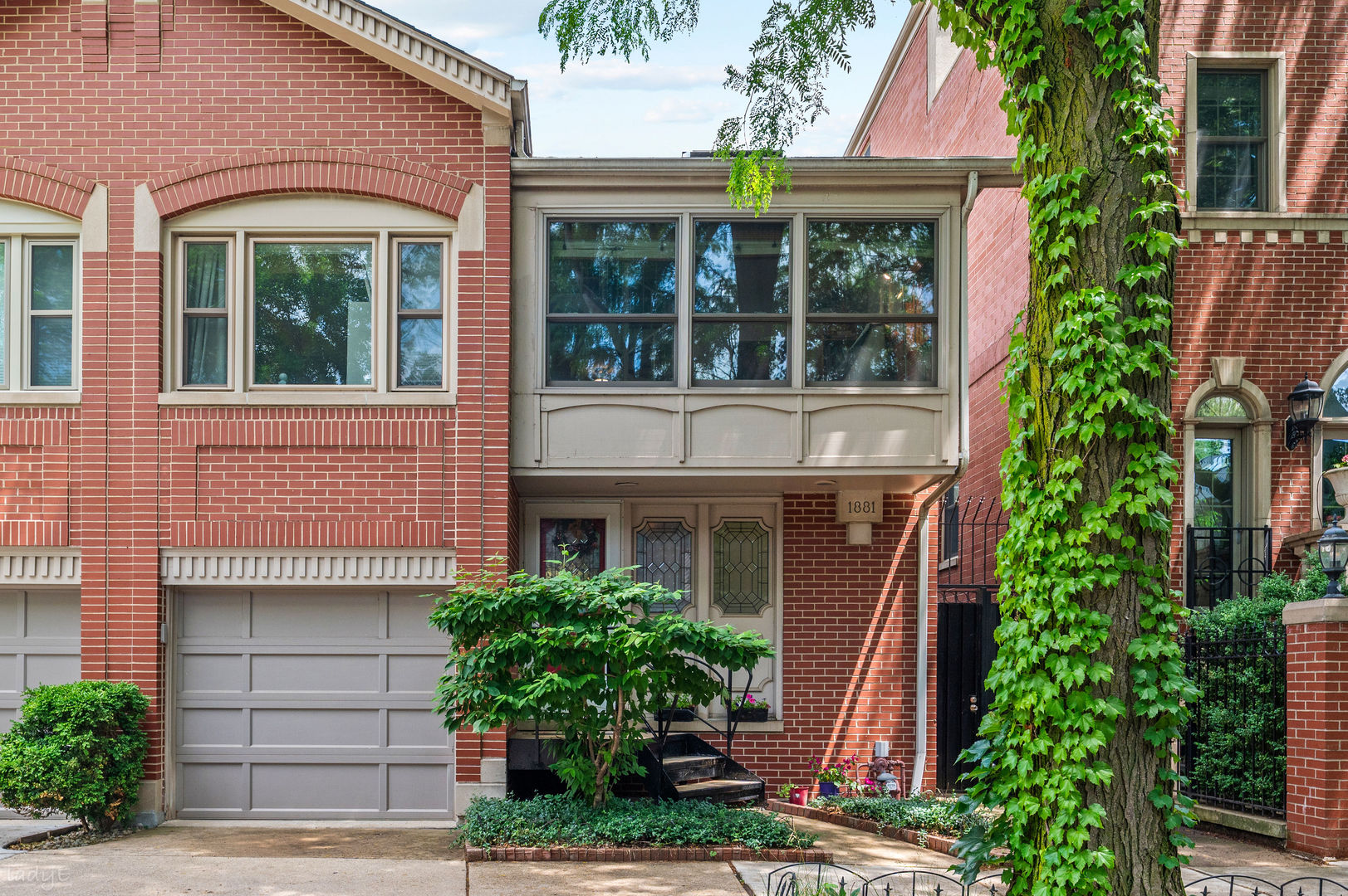 1881 N Maud Avenue Unit: 1881