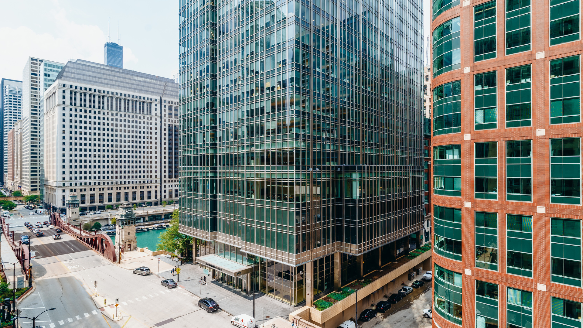 345 N La Salle Drive Unit: 908